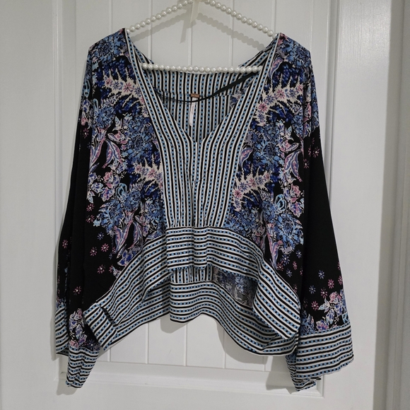 Free People Tops - NWOT Free People Oversize V Neck Kimono Sleeve Crop Top Blouse XS